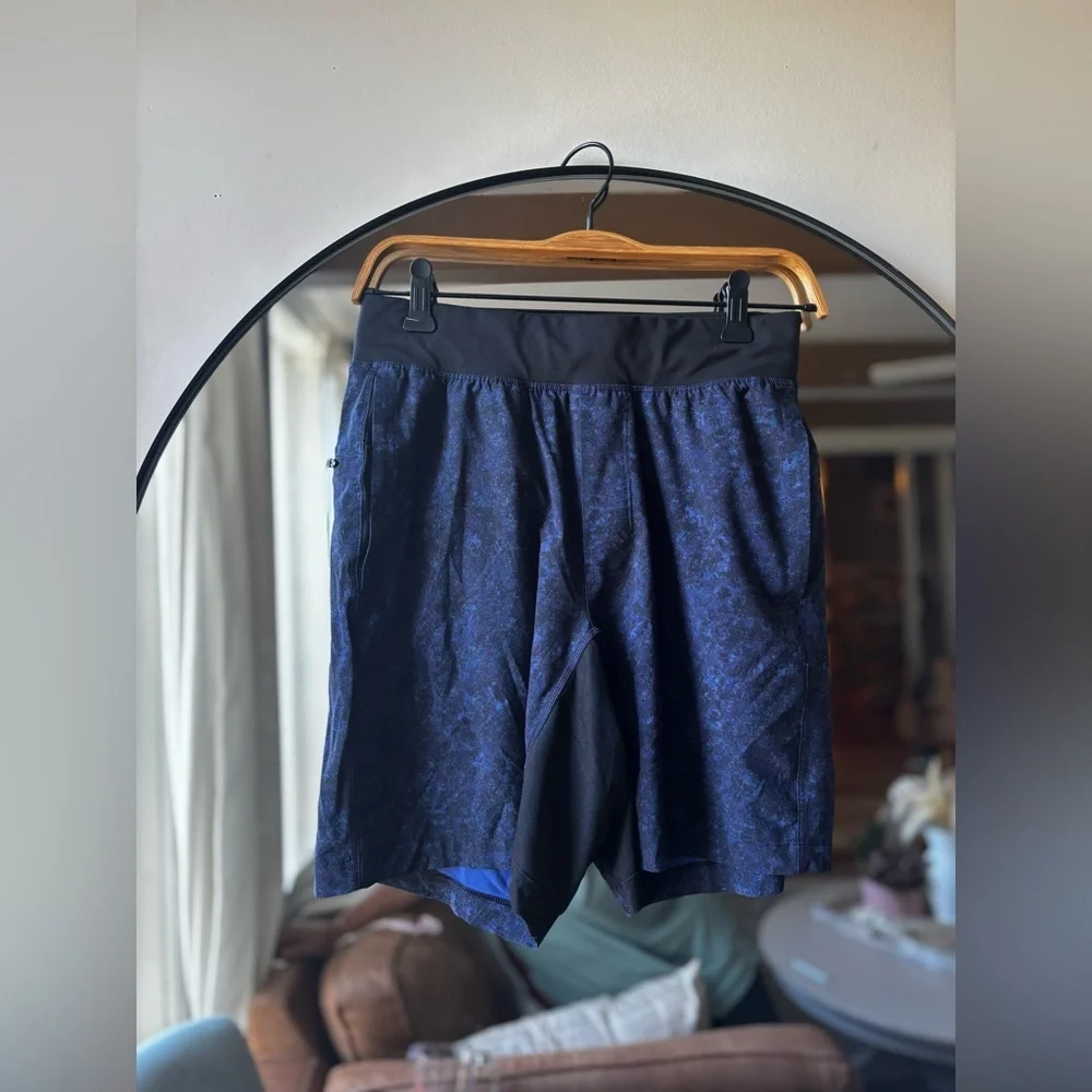 LULULEMON | T.H.E. Short *Linerless 7" | size small - Picture 5 of 7